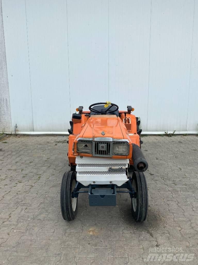 Kubota B1702-M 소형 트랙터