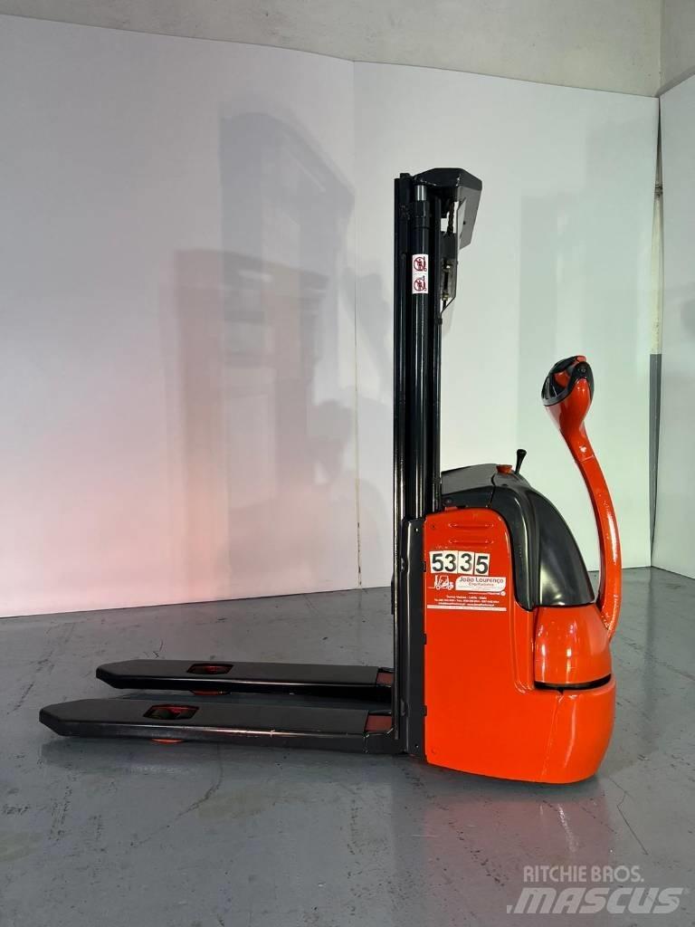 Linde L12 보행식 리치 지게차