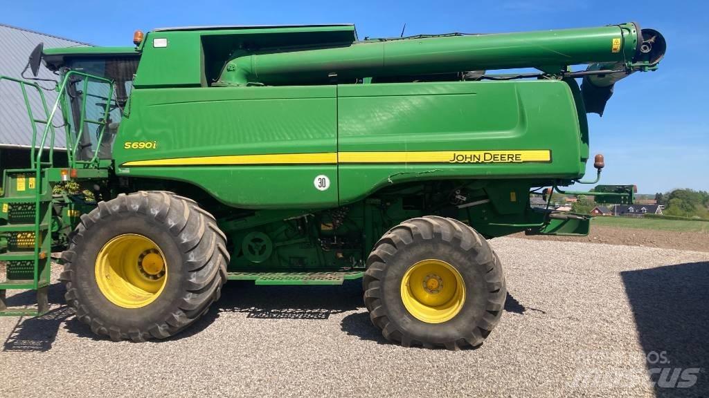 John Deere S690I 콤바인 수확기