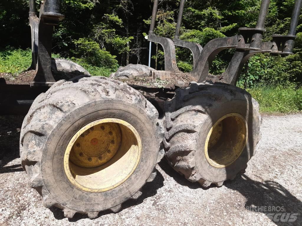 John Deere 1110G 원목 포워더