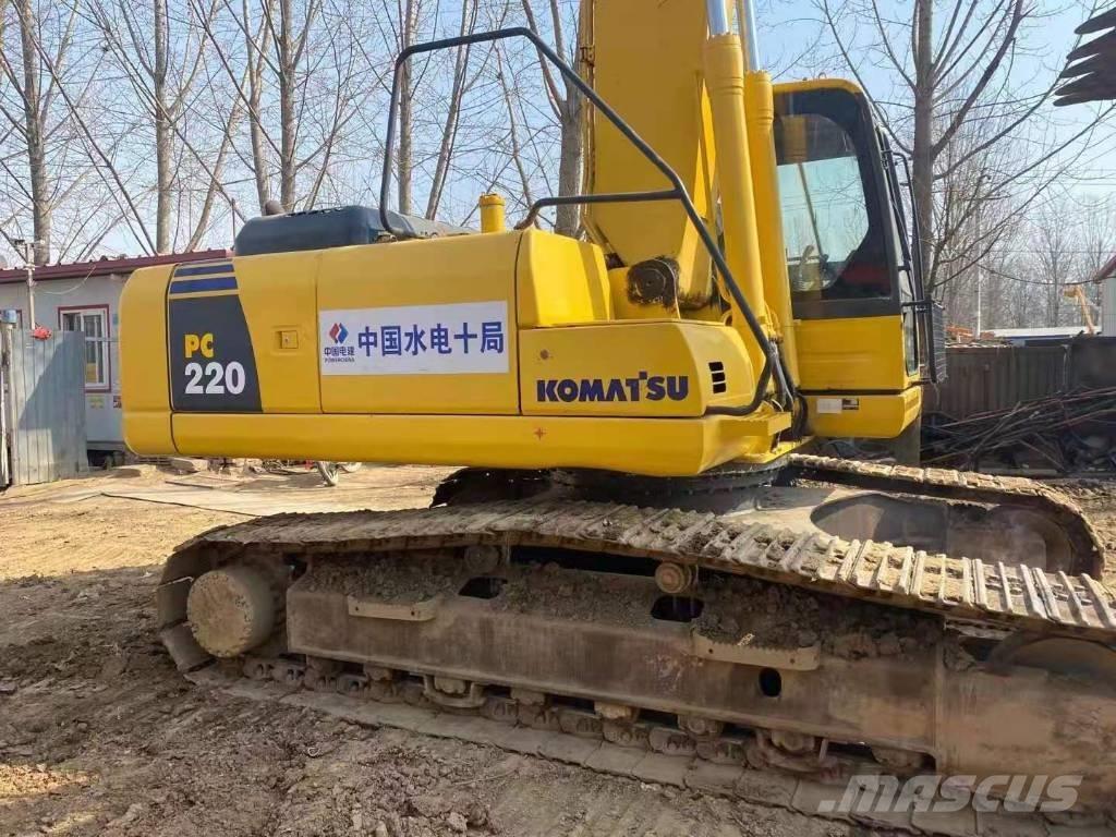 Komatsu PC 220-8 대형 굴삭기 29톤 이상