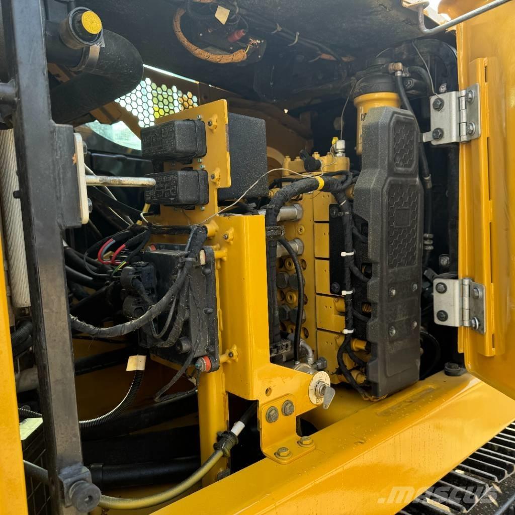CAT 310 대형 굴삭기 29톤 이상
