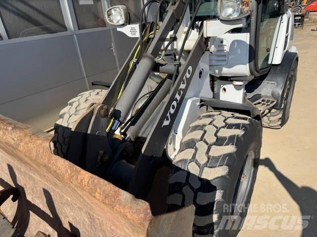 Volvo L 25 F  휠로우더