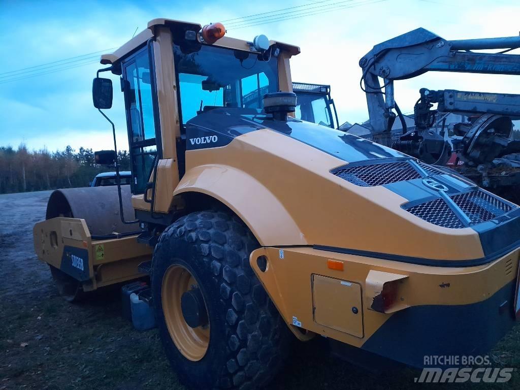 Volvo SD 135 B 싱글 드럼 롤러