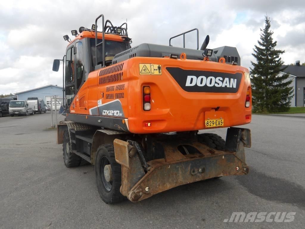 Doosan DX 210 WE  휠 굴삭기