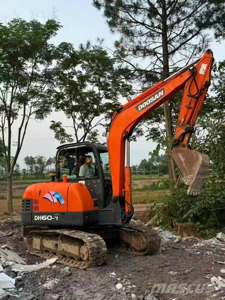 Doosan DH 60 소형 굴삭기 7톤 미만