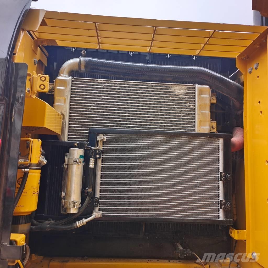 CAT 320 D 대형 굴삭기 29톤 이상