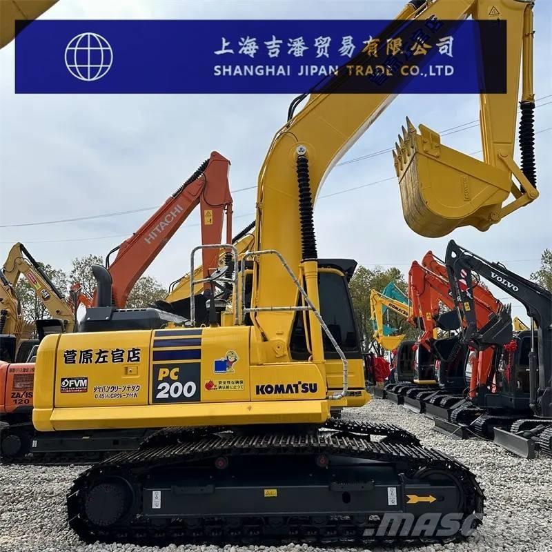 Komatsu PC 220-8 대형 굴삭기 29톤 이상