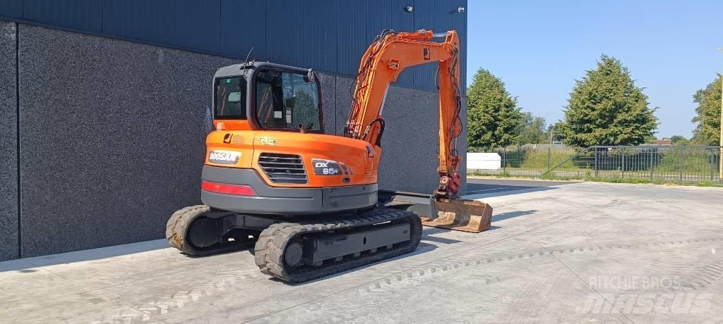 Doosan DX 85 R-3 중형굴삭기 7톤-28톤