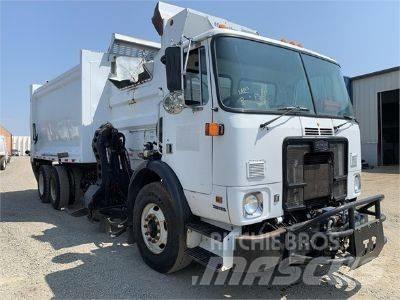 Autocar XPEDITOR 폐기물 수거 트럭