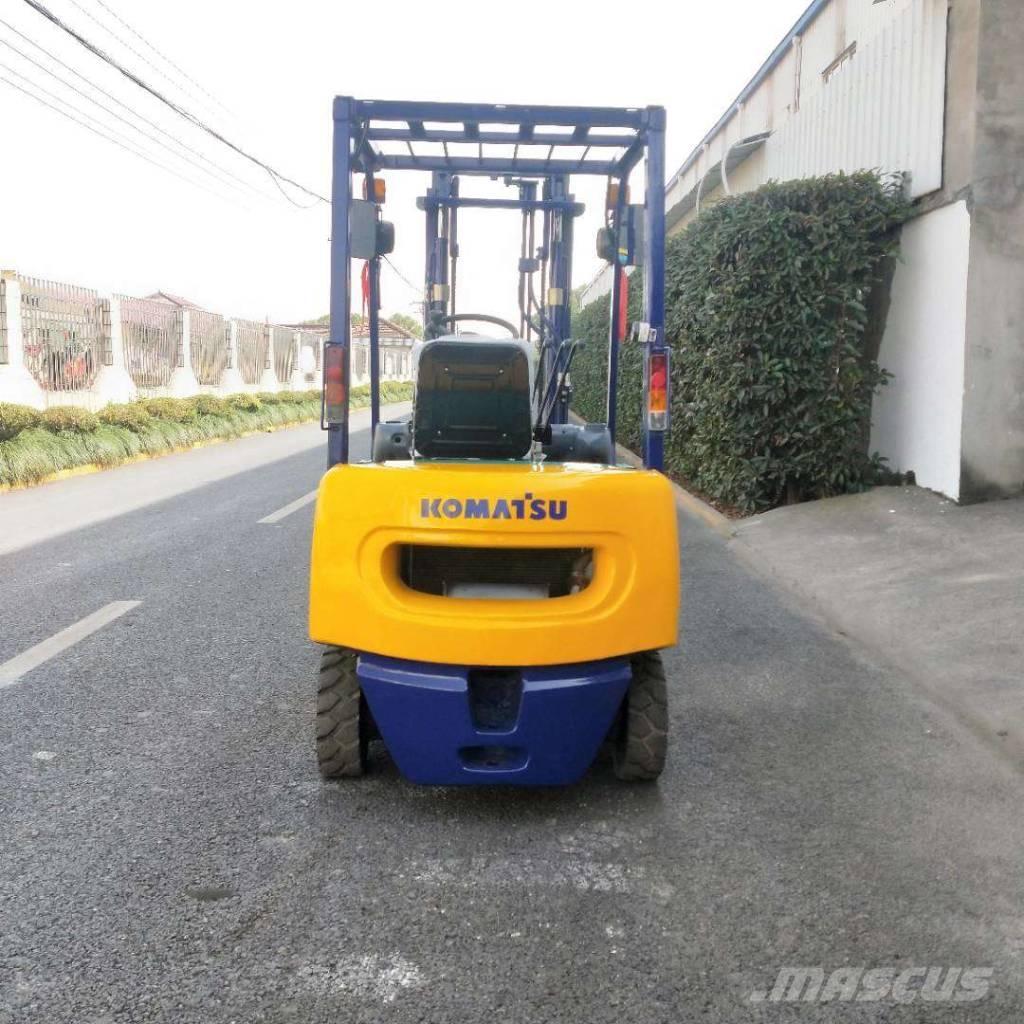 Komatsu 1.5t 디젤 지게차