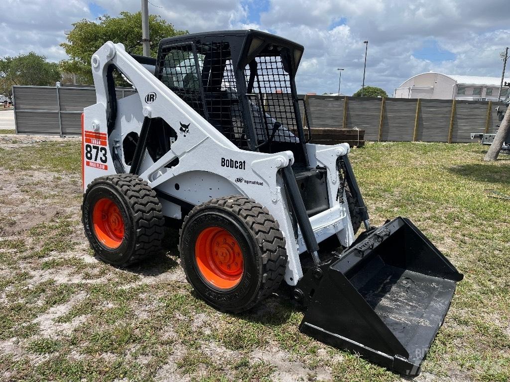 Bobcat 873  스키드로더