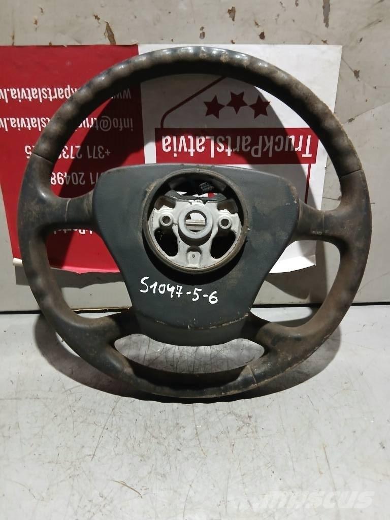 Scania P 420    1495393 캐빈 및 인테리어