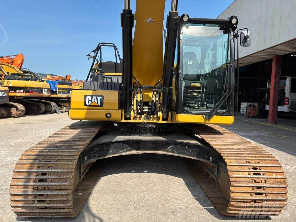 CAT 330 대형 굴삭기 29톤 이상