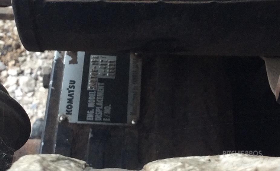 Komatsu WB 93 R 엔진