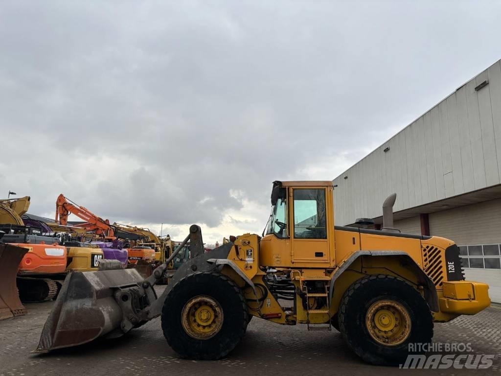 Volvo L 120 E  휠로우더