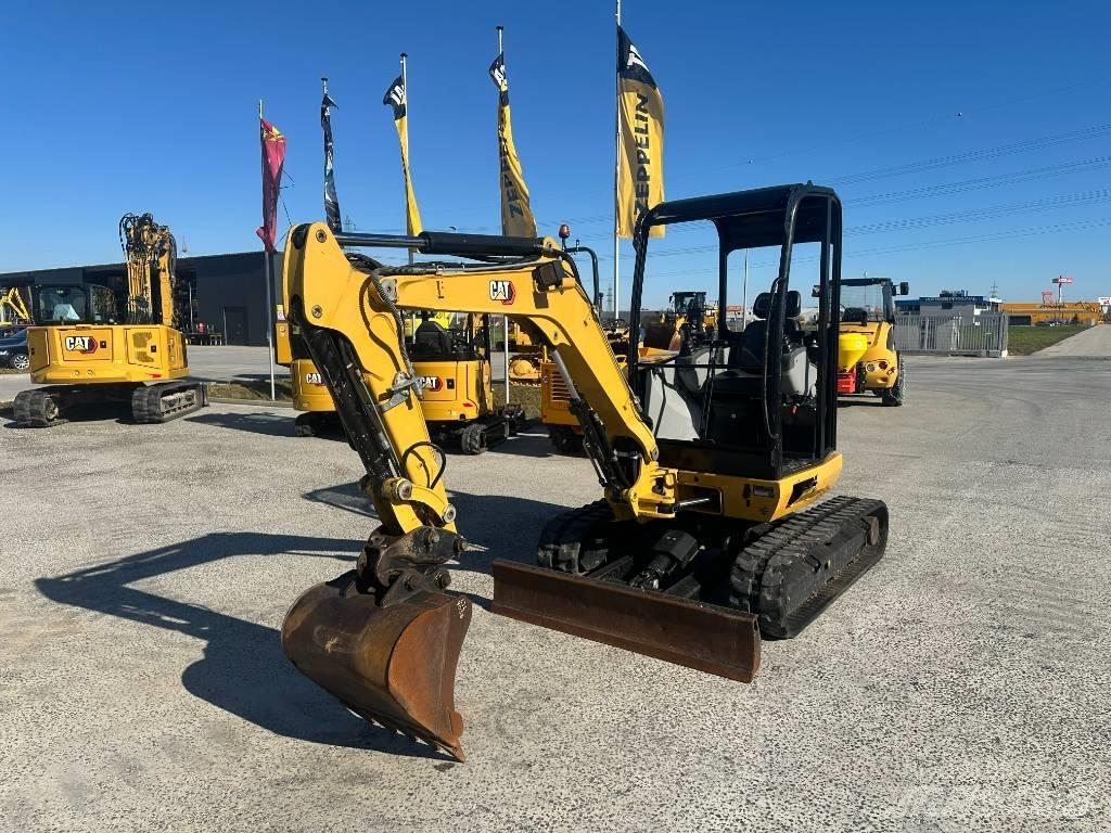 CAT 302.7 D CR 소형 굴삭기 7톤 미만