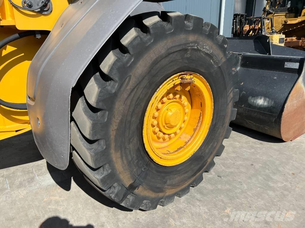 Volvo L90H  휠로우더