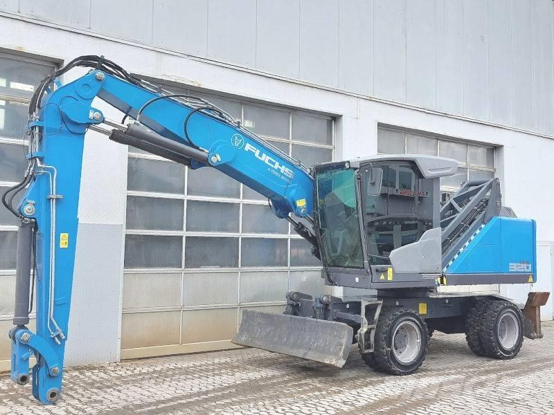 Fuchs MHL 320 F 폐기물/산업 처리기