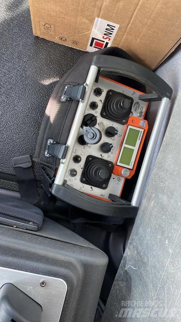 Demag AC 250-5 A/T 크레인
