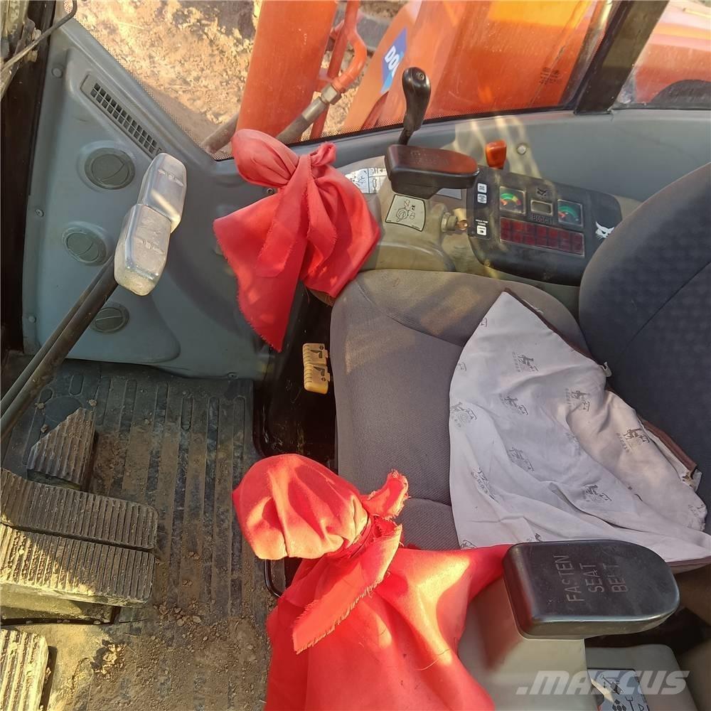 Doosan DH 80 G 중형굴삭기 7톤-28톤