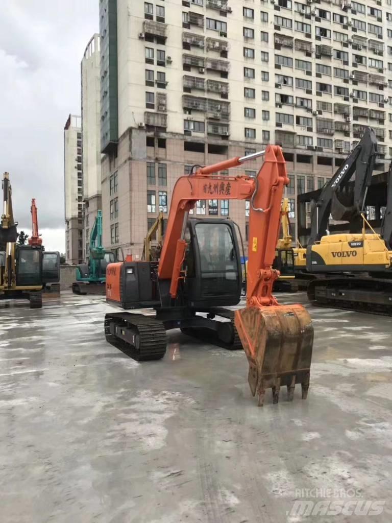 Hitachi ZX 70 소형 굴삭기 7톤 미만