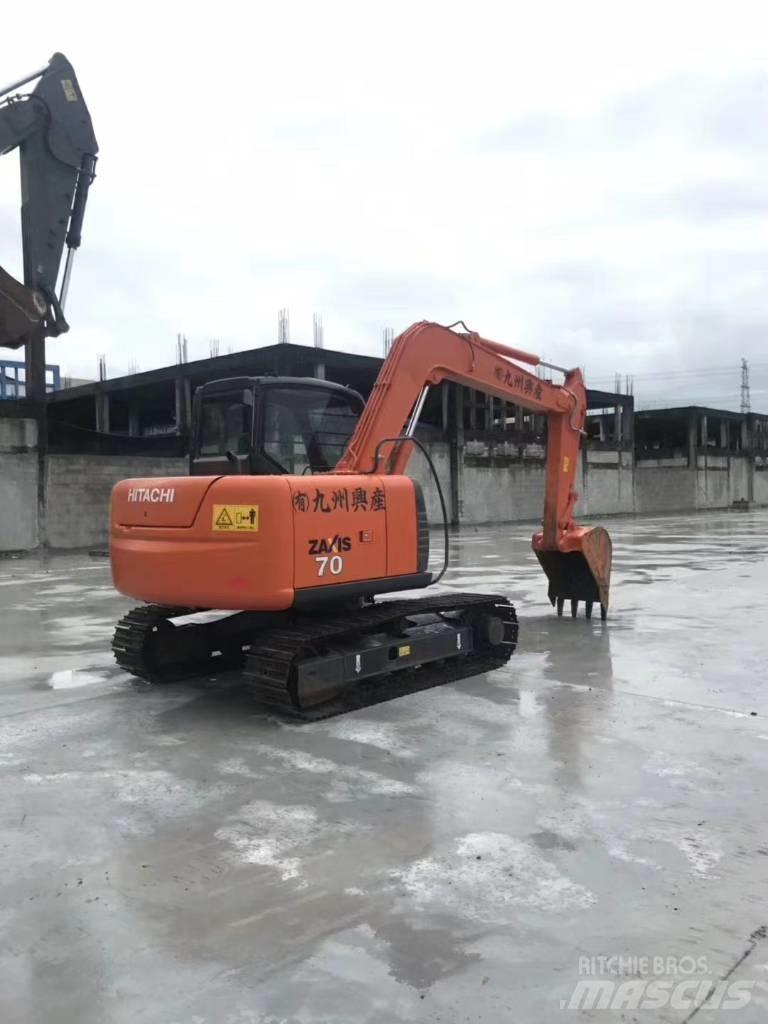 Hitachi ZX 70 소형 굴삭기 7톤 미만