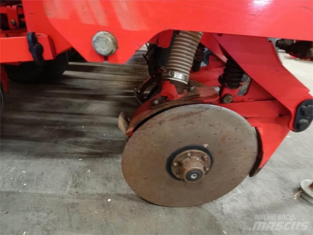 Kuhn Maxima 2TS 정밀 조파기