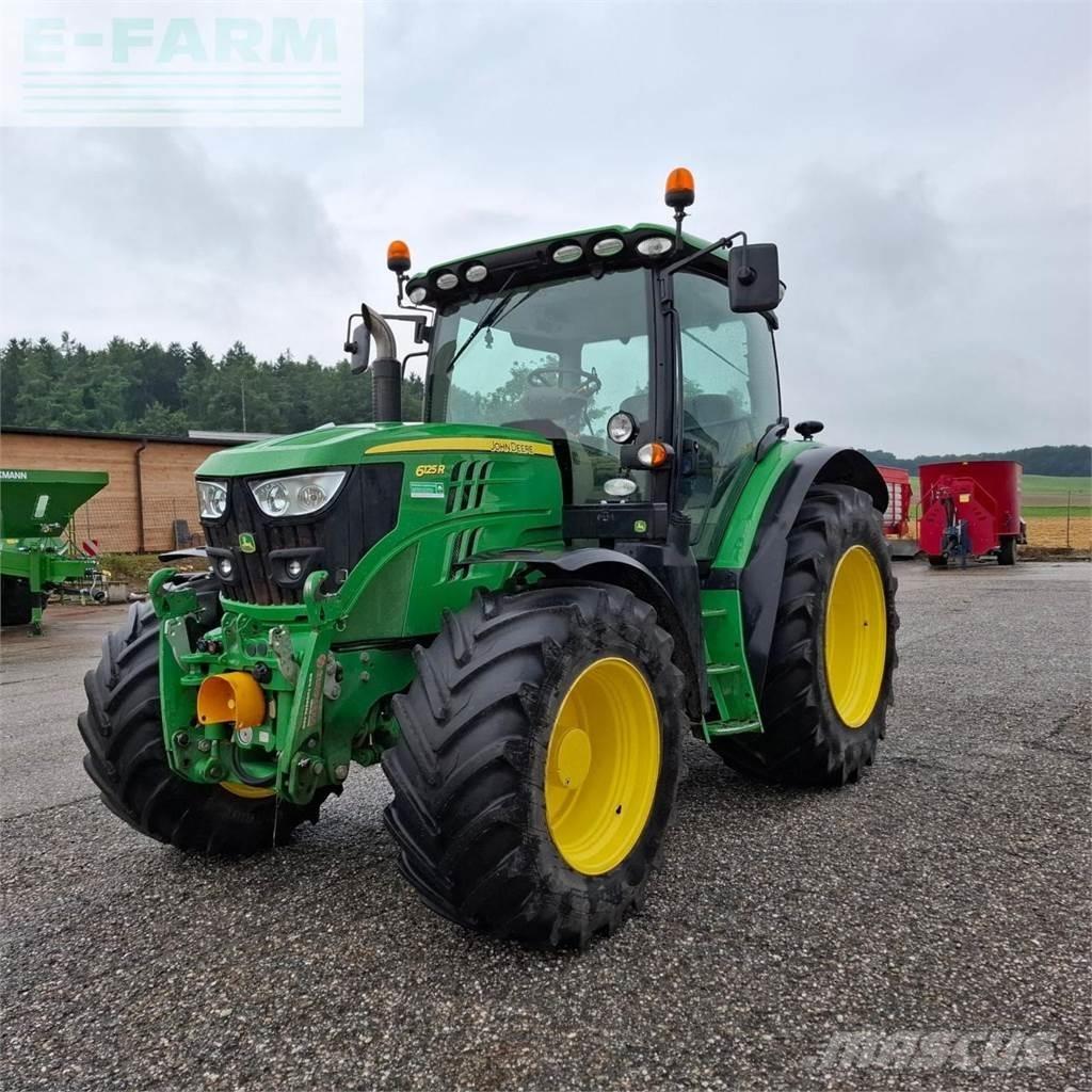 John Deere 6125 R 트랙터