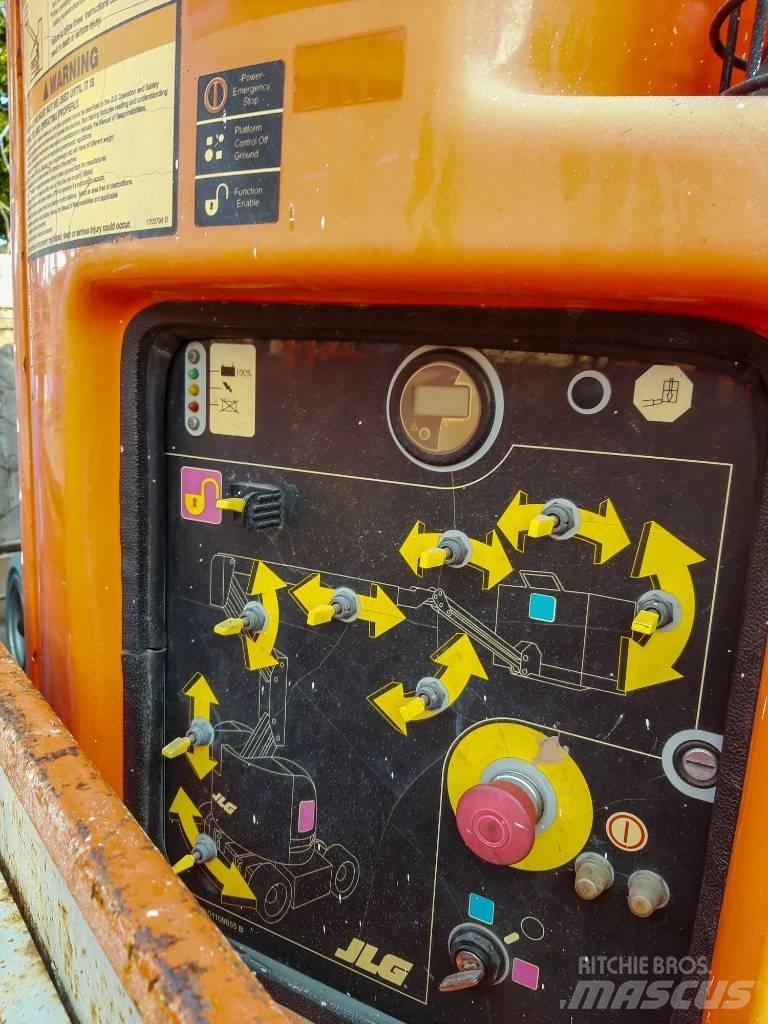 JLG E 300 AJP 관절형 전동이동 리프트
