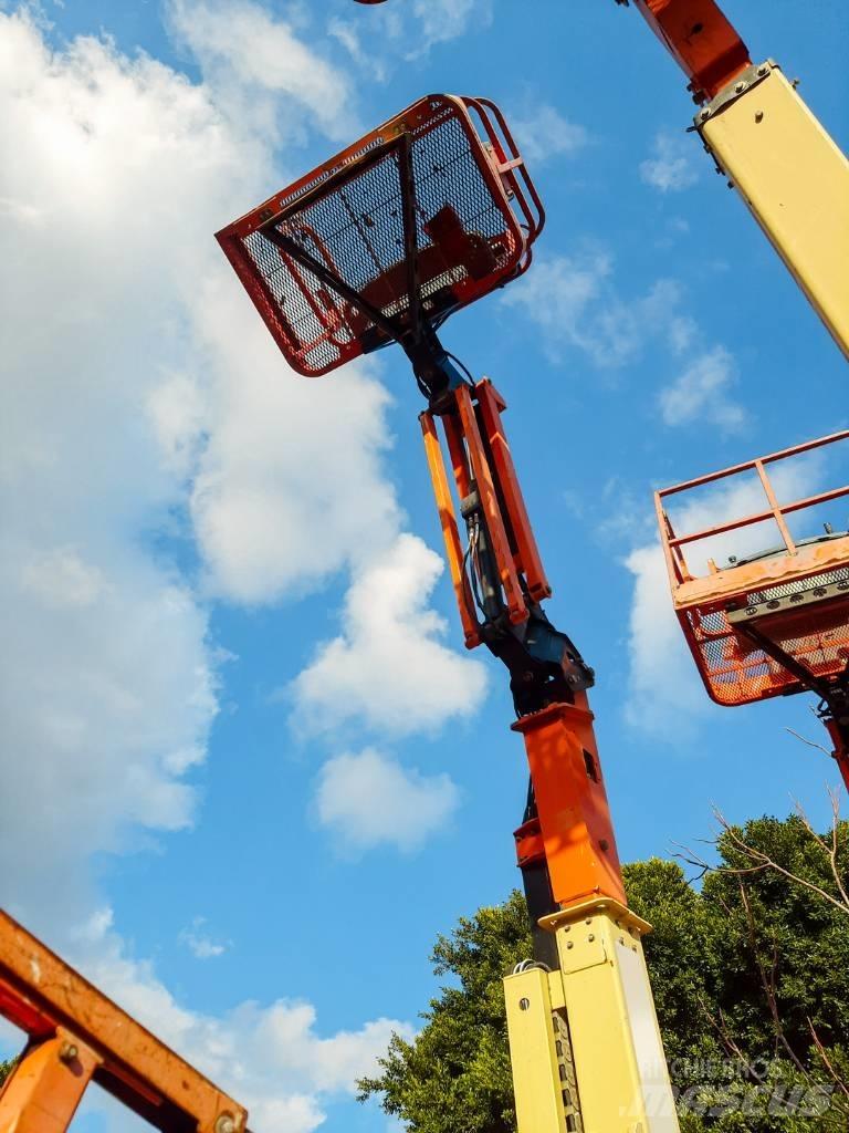 JLG E 300 AJP 관절형 전동이동 리프트