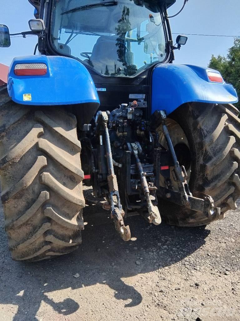 New Holland T7030 트랙터