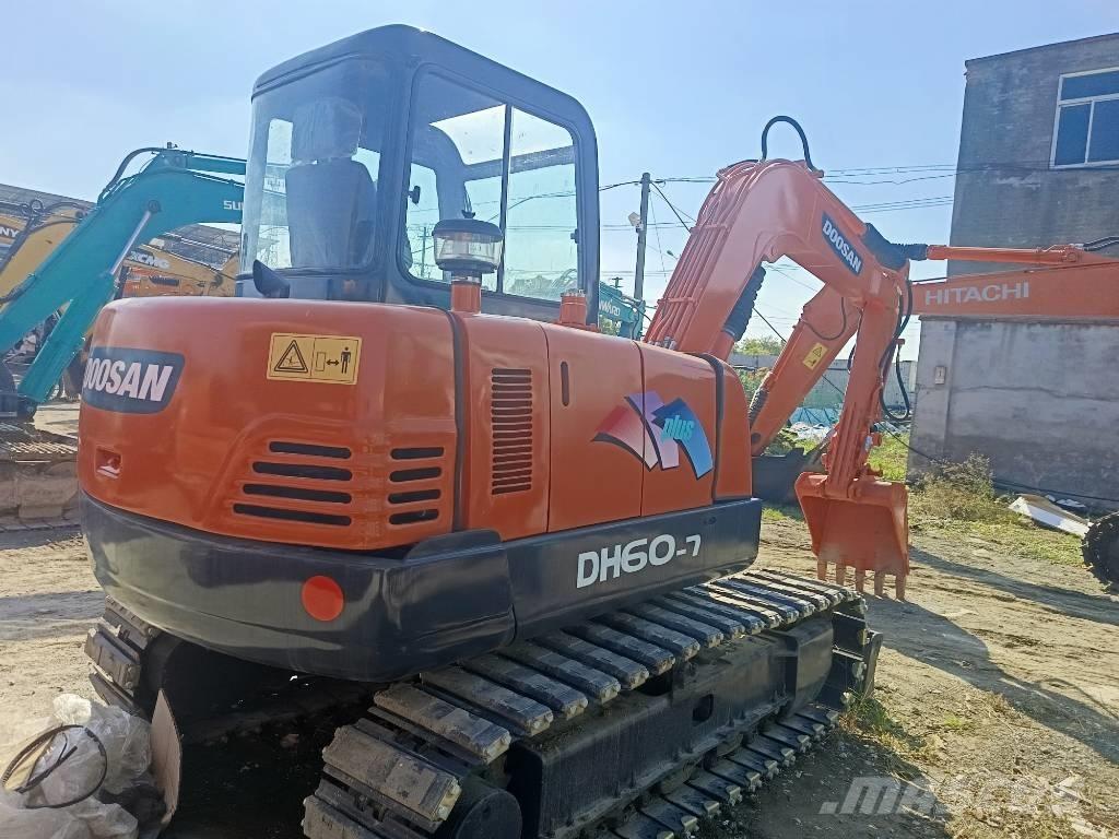 Doosan DH 60-7 소형 굴삭기 7톤 미만