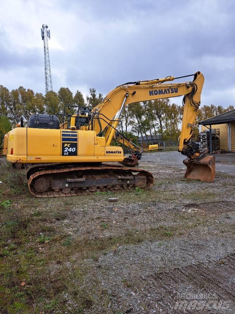 Komatsu PC 240 LC-11 대형 굴삭기 29톤 이상