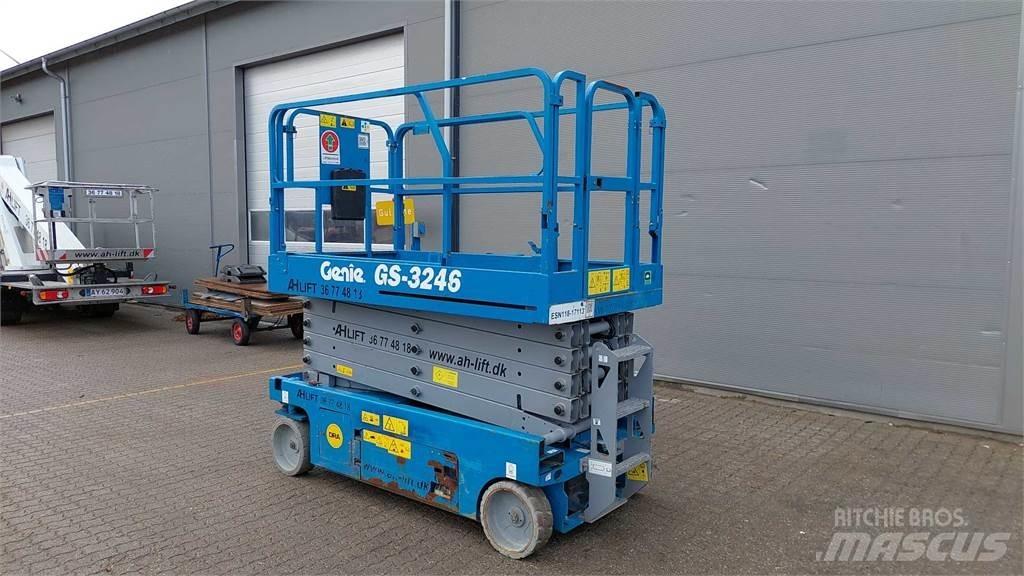 Genie GS3246 가위형 리프트