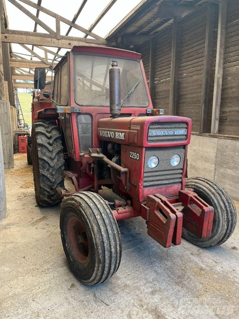 Volvo BM 2250 트랙터