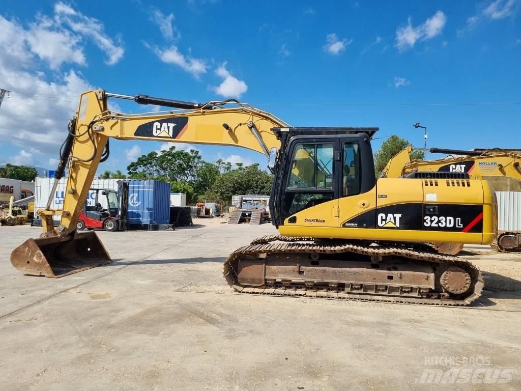 CAT 323 D L 대형 굴삭기 29톤 이상