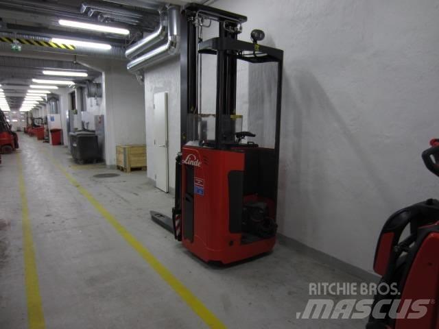Linde L2000 보행식 리치 지게차