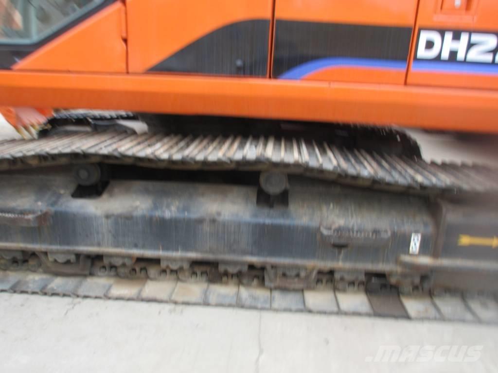 Doosan DH 220 LC-7 대형 굴삭기 29톤 이상