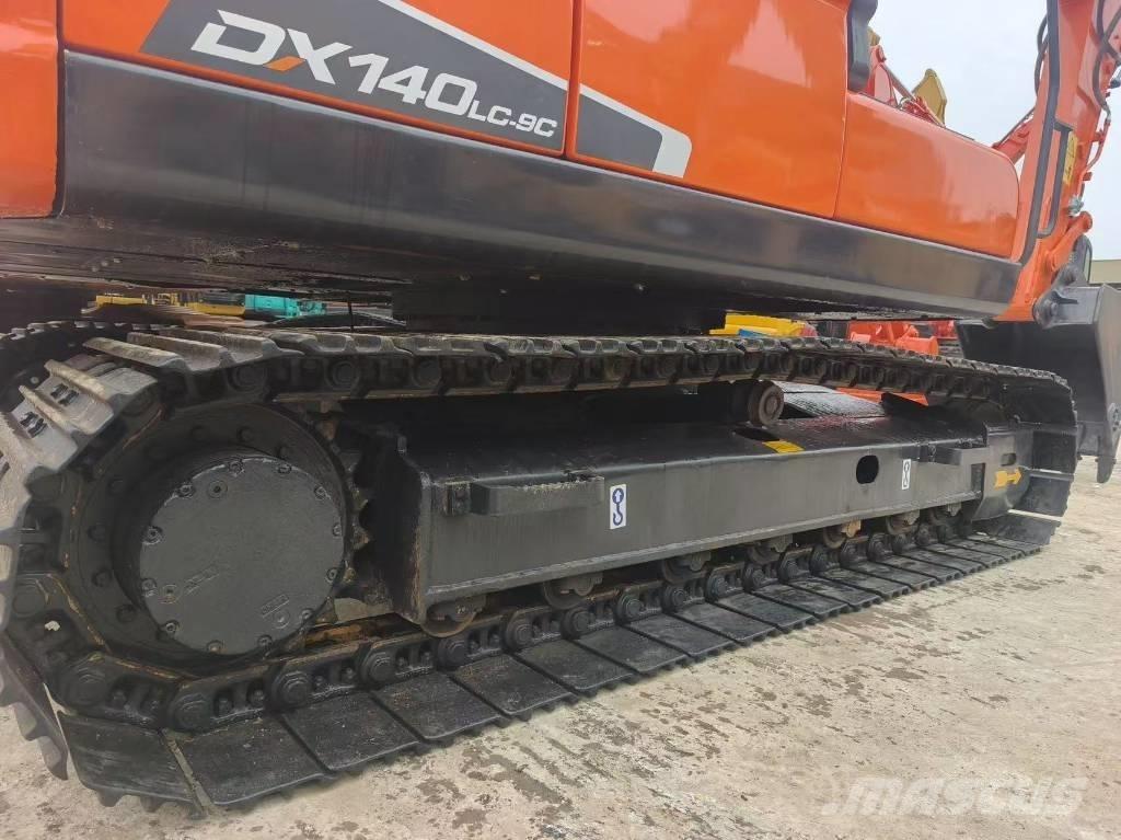 Doosan DX 140 대형 굴삭기 29톤 이상