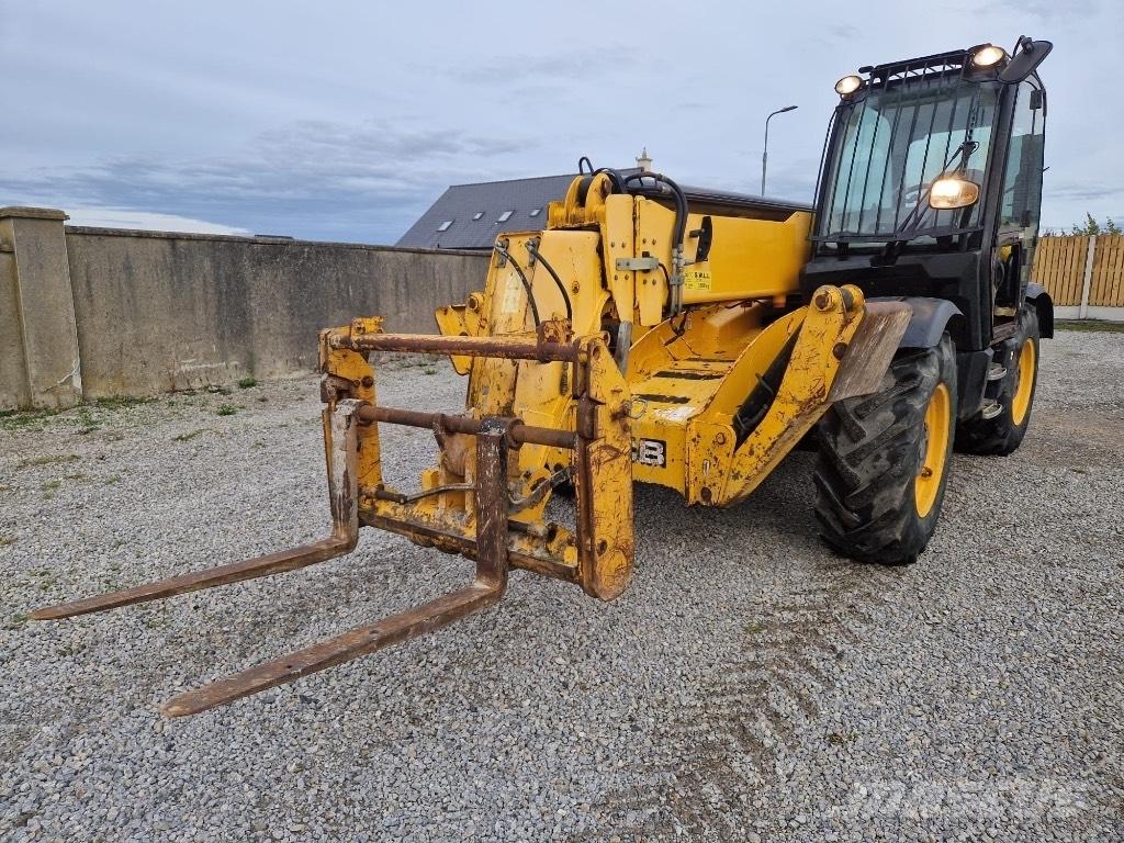 JCB 535-140 텔러 핸들러