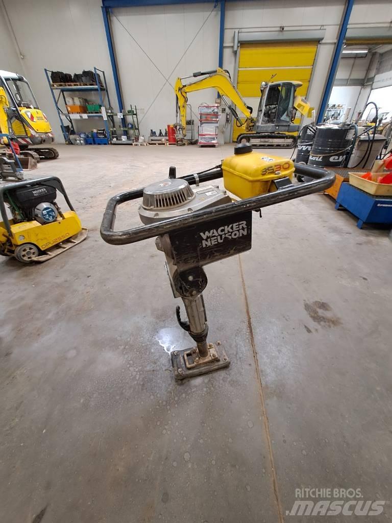 Wacker Neuson BS30 탬퍼