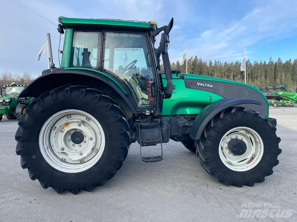 Valtra T 151 트랙터