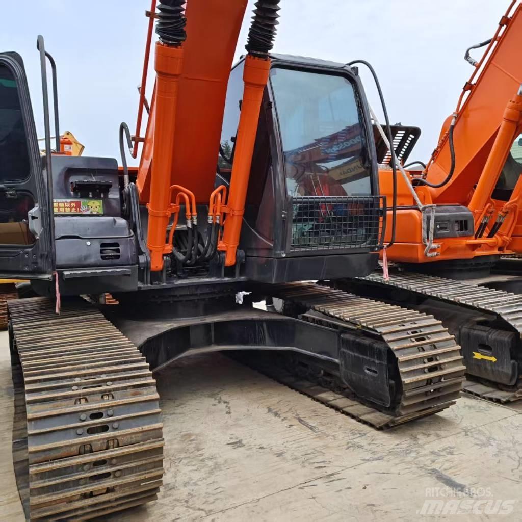 Hitachi ZX 210 대형 굴삭기 29톤 이상