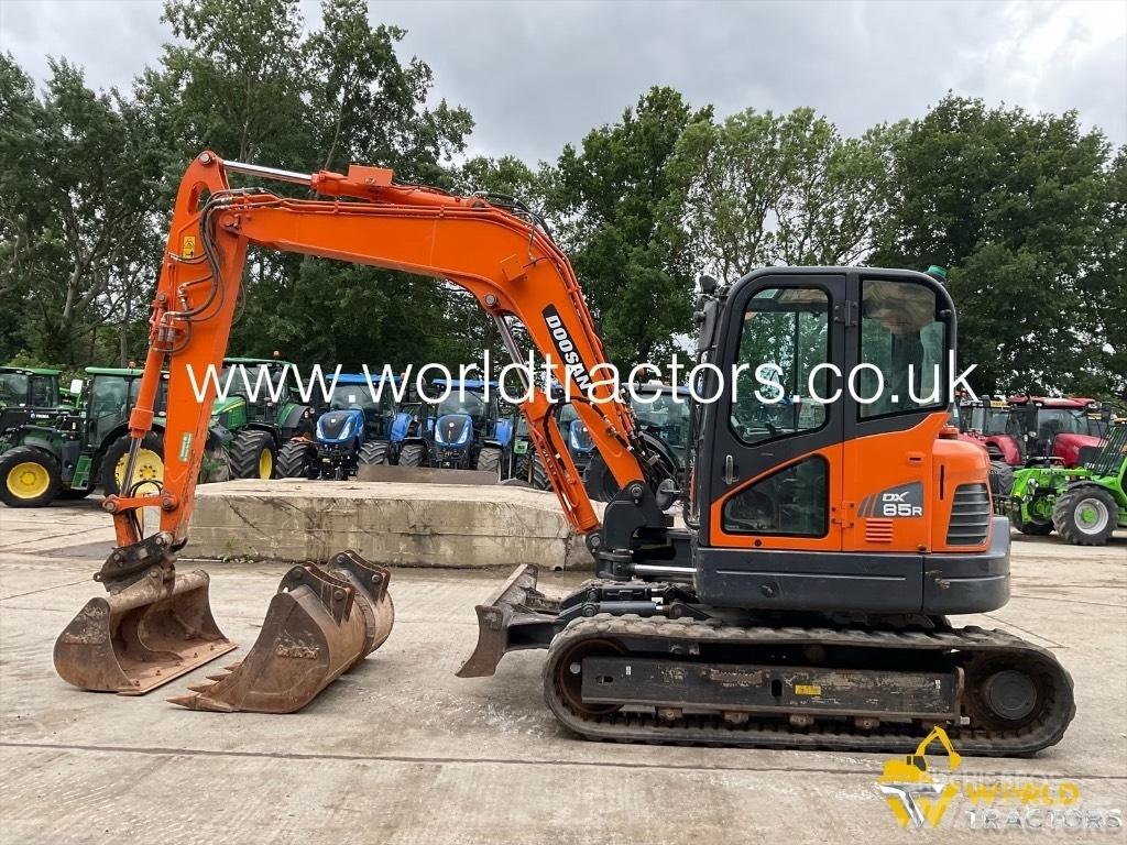 Doosan DX 85 R-3 중형굴삭기 7톤-28톤