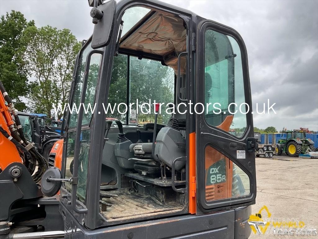 Doosan DX 85 R-3 중형굴삭기 7톤-28톤
