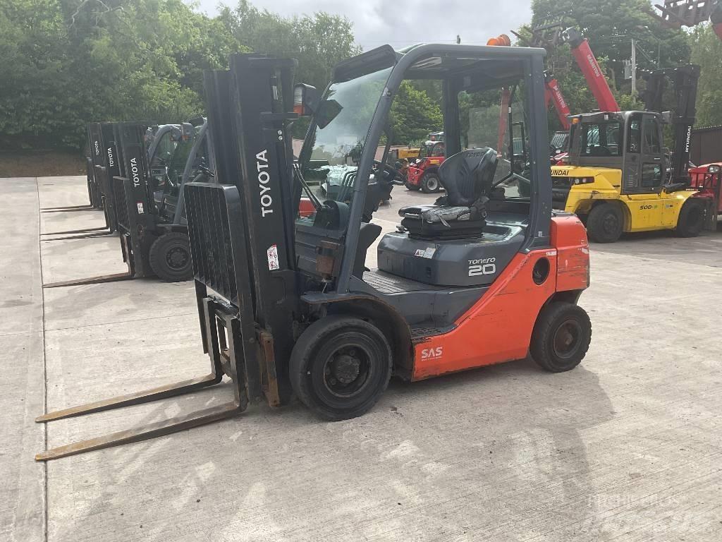 Toyota 02-8 FDF 20 디젤 지게차