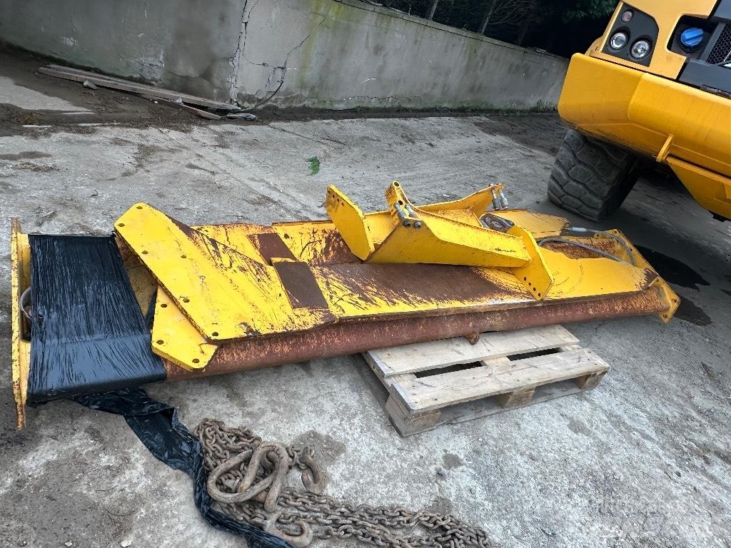 Volvo A40G 연결식 홀러
