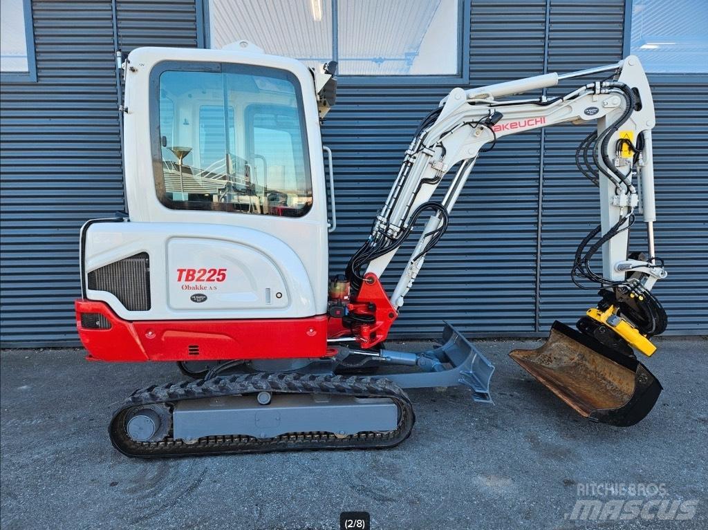 Takeuchi TB 225 소형 굴삭기 7톤 미만
