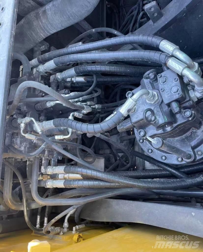 Volvo 240 CLD 대형 굴삭기 29톤 이상